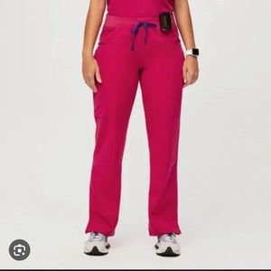 Figs Kade Cargo Ultra Rose Scrub pants size L